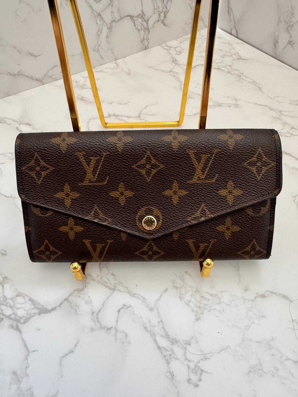Louis Vuitton Sarah Wallet in Mongram Canvas